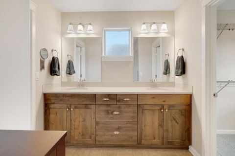 Tiny photo for 63169 NE Hadley Place, Bend, OR 97701 (MLS # 220217290)