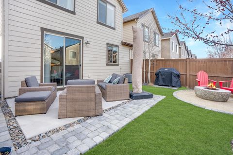 Tiny photo for 63169 NE Hadley Place, Bend, OR 97701 (MLS # 220217290)