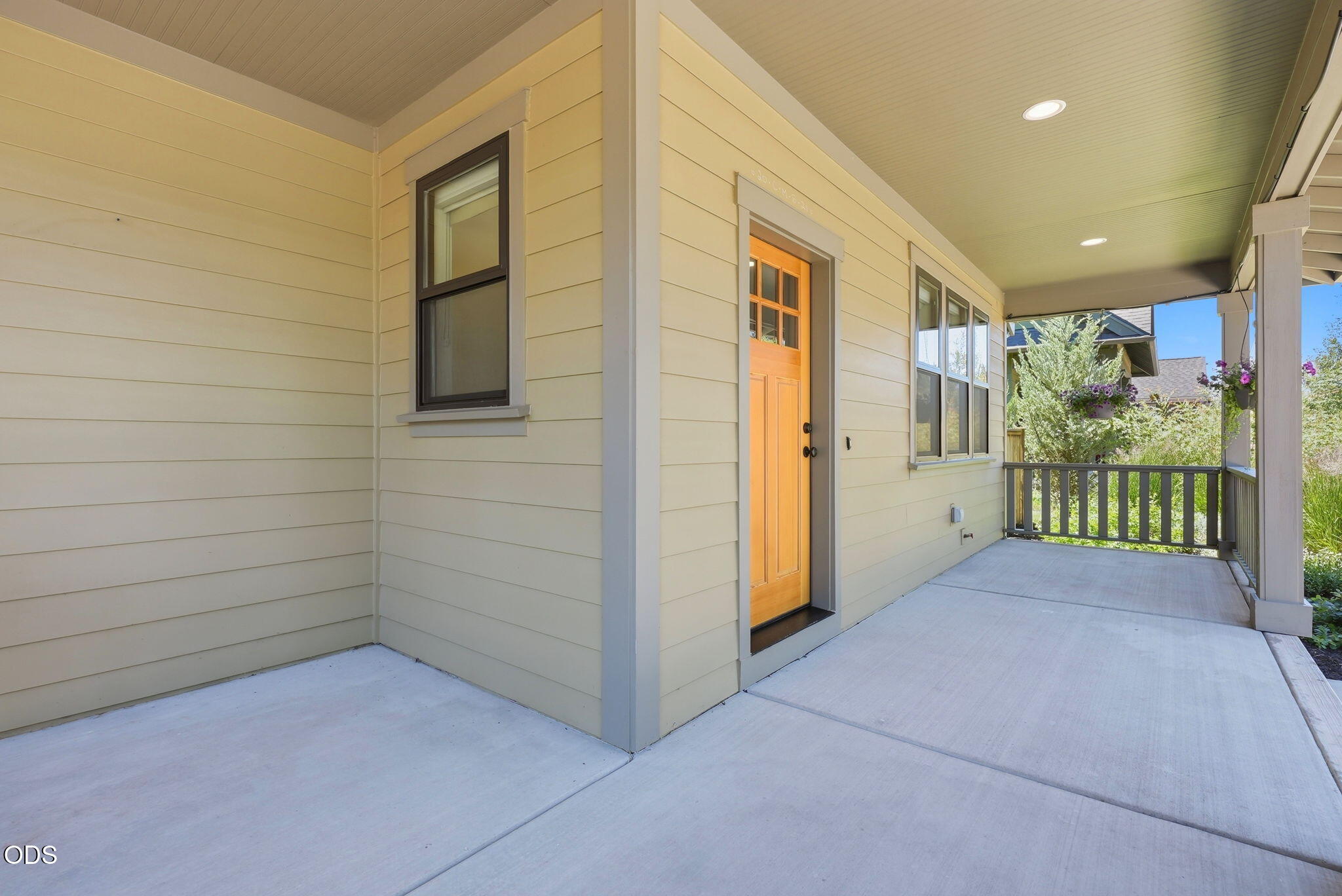 1035 E Horse Back Trail