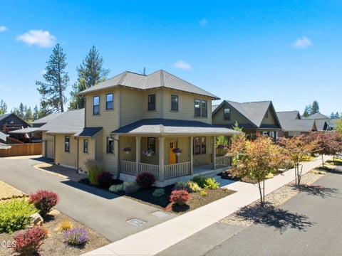 Photo of 1035 E Horse Back Trail, Sisters, OR 97759 (MLS # 220224488)