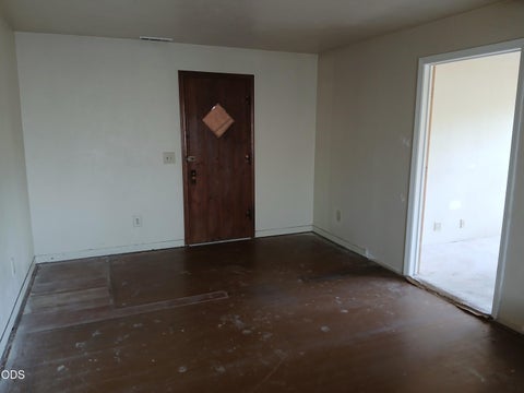 Tiny photo for 1340 Dowell Road, Grants Pass, OR 97527 (MLS # 220225907)