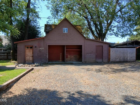 Tiny photo for 1340 Dowell Road, Grants Pass, OR 97527 (MLS # 220225907)