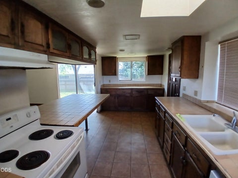 Tiny photo for 1340 Dowell Road, Grants Pass, OR 97527 (MLS # 220225907)