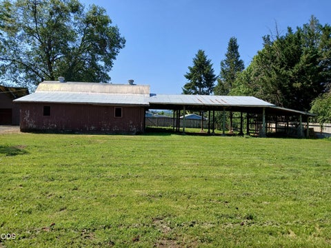 Tiny photo for 1340 Dowell Road, Grants Pass, OR 97527 (MLS # 220225907)