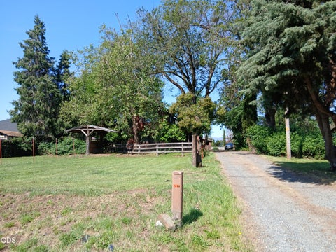 Tiny photo for 1340 Dowell Road, Grants Pass, OR 97527 (MLS # 220225907)