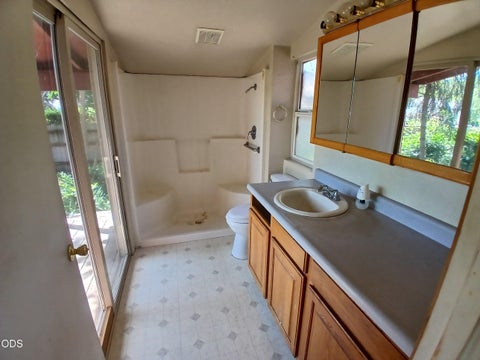 Tiny photo for 1340 Dowell Road, Grants Pass, OR 97527 (MLS # 220225907)