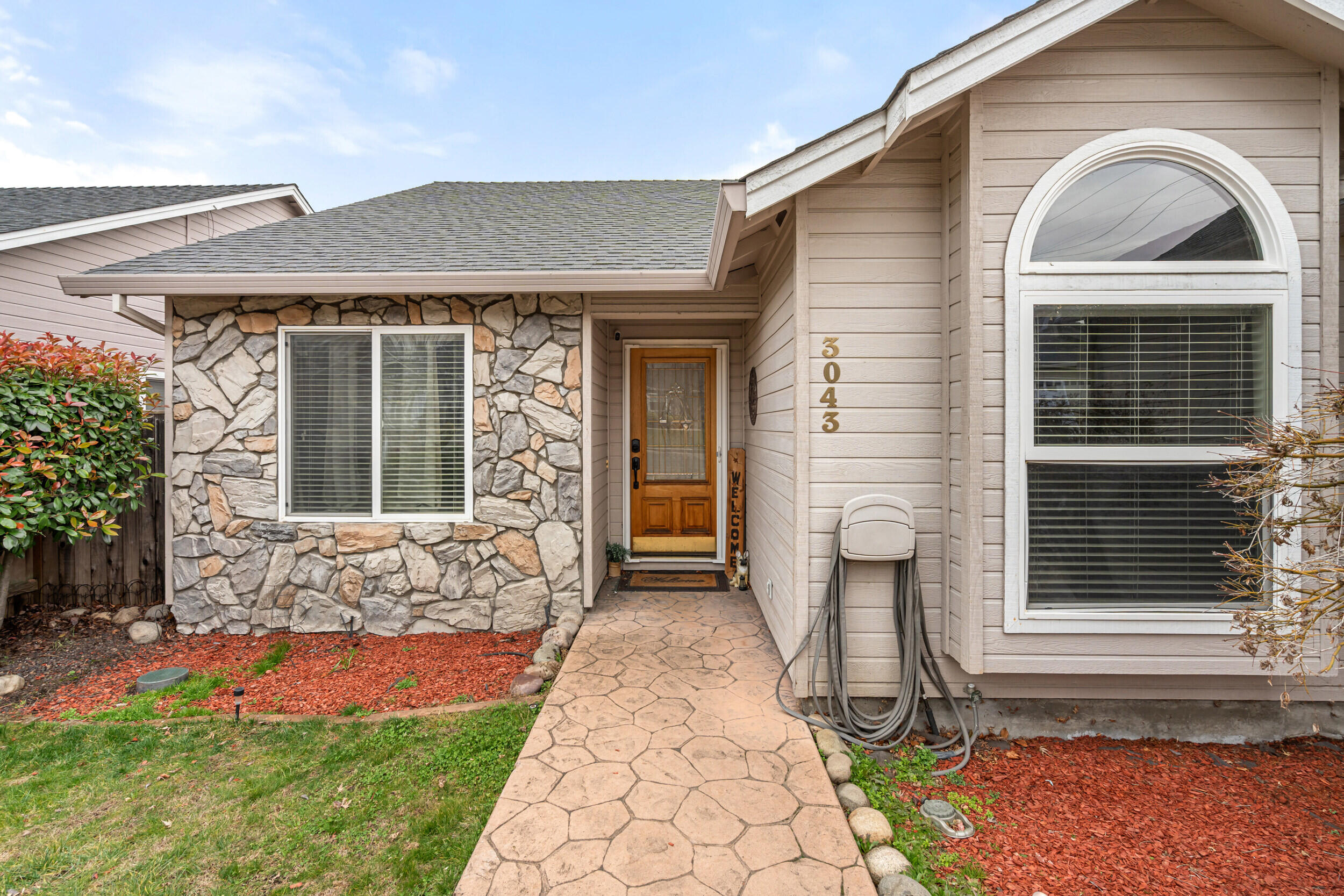 3043 Colonial Avenue