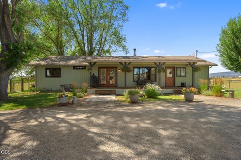 Tiny photo for 7800 NW Lamonta Road, Prineville, OR 97754 (MLS # 220226139)