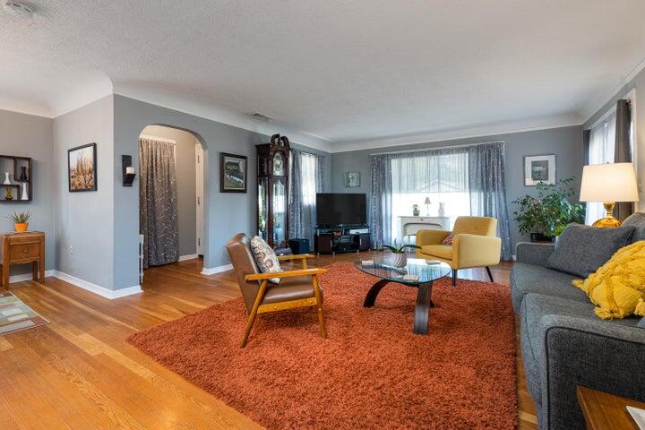 656 SW 13th Street