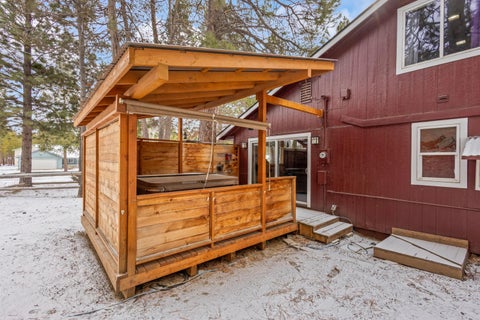 Tiny photo for 52531 Lost Ponderosa Road, La Pine, OR 97739 (MLS # 220228363)