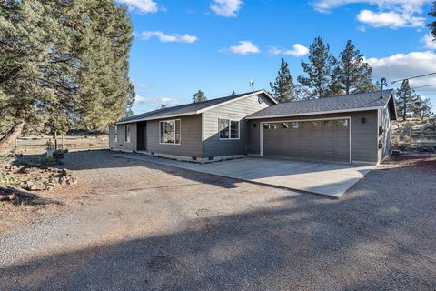 Tiny photo for 5800 NW 66th Lane, Redmond, OR 97756 (MLS # 220213664)