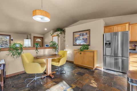 Tiny photo for 5800 NW 66th Lane, Redmond, OR 97756 (MLS # 220213664)