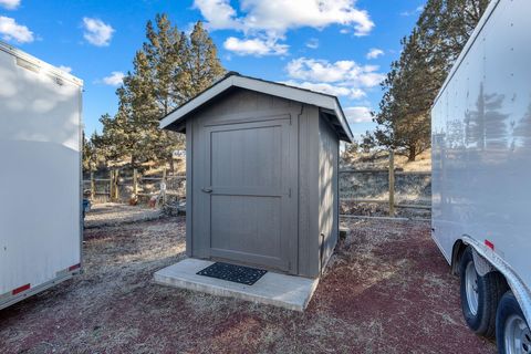 Tiny photo for 5800 NW 66th Lane, Redmond, OR 97756 (MLS # 220213664)