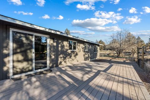 Tiny photo for 5800 NW 66th Lane, Redmond, OR 97756 (MLS # 220213664)