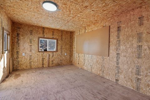 Tiny photo for 5800 NW 66th Lane, Redmond, OR 97756 (MLS # 220213664)