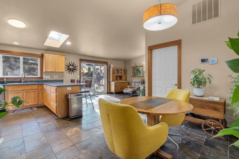 Tiny photo for 5800 NW 66th Lane, Redmond, OR 97756 (MLS # 220213664)