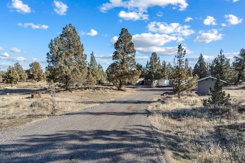 Tiny photo for 5800 NW 66th Lane, Redmond, OR 97756 (MLS # 220213664)