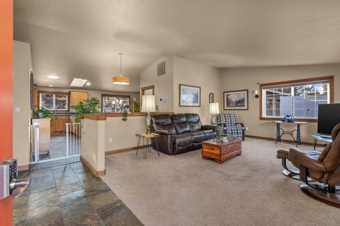 Tiny photo for 5800 NW 66th Lane, Redmond, OR 97756 (MLS # 220213664)