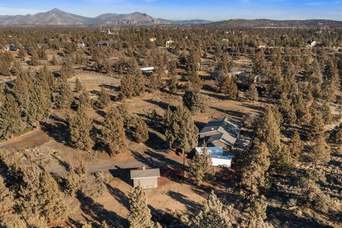 Tiny photo for 5800 NW 66th Lane, Redmond, OR 97756 (MLS # 220213664)