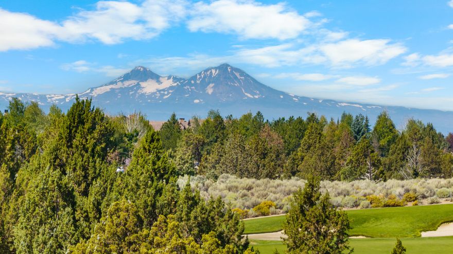 Welcome to Juniper Preserve, your golf and wellness sanctuary. Juniper Preserve features multiple restaurants, 2 championship golf courses (Fazio and Nicklaus), fitness facilities, spa, pickleball court, playground, golf academy, access to bike trails, and a newly opened market. This flat lot backs to #6 on the prestigious Nicklaus course and has fantastic golf/mountain views that add character and rarity to this premium location. It is close enough to the heart of the resort that you can escape for a quick trip to enjoy all the amenities but surrounded by two outcroppings to give you that private feel. This purchase also includes a set of plans that have been approved by the ARC for a quick and easy build. Purchase will include Pronghorn club membership deposit.