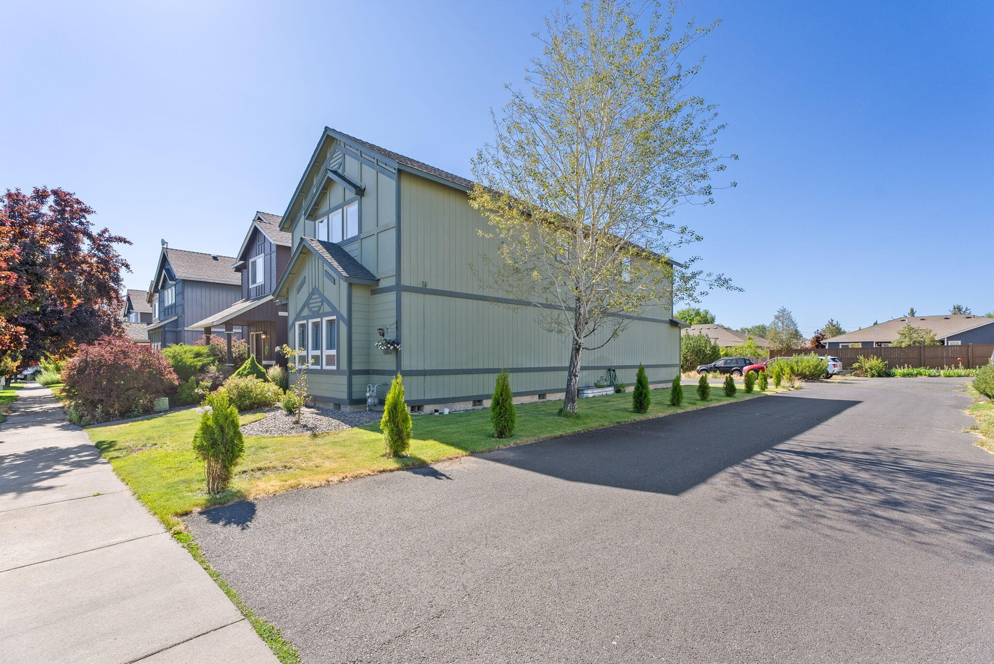 2420 NW Dogwood Avenue
