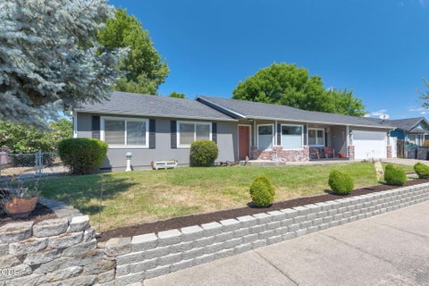 Photo of 2741 Brae Drive, Medford, OR 97501 (MLS # 220224574)