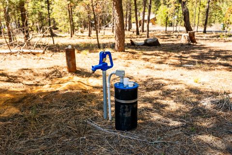 Tiny photo for 51577 Ash Road, La Pine, OR 97739 (MLS # 220215160)