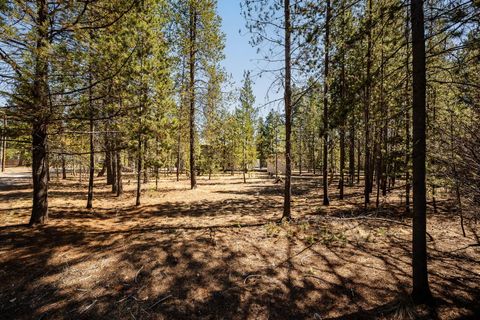 Tiny photo for 51577 Ash Road, La Pine, OR 97739 (MLS # 220215160)