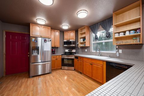 Tiny photo for 51577 Ash Road, La Pine, OR 97739 (MLS # 220215160)