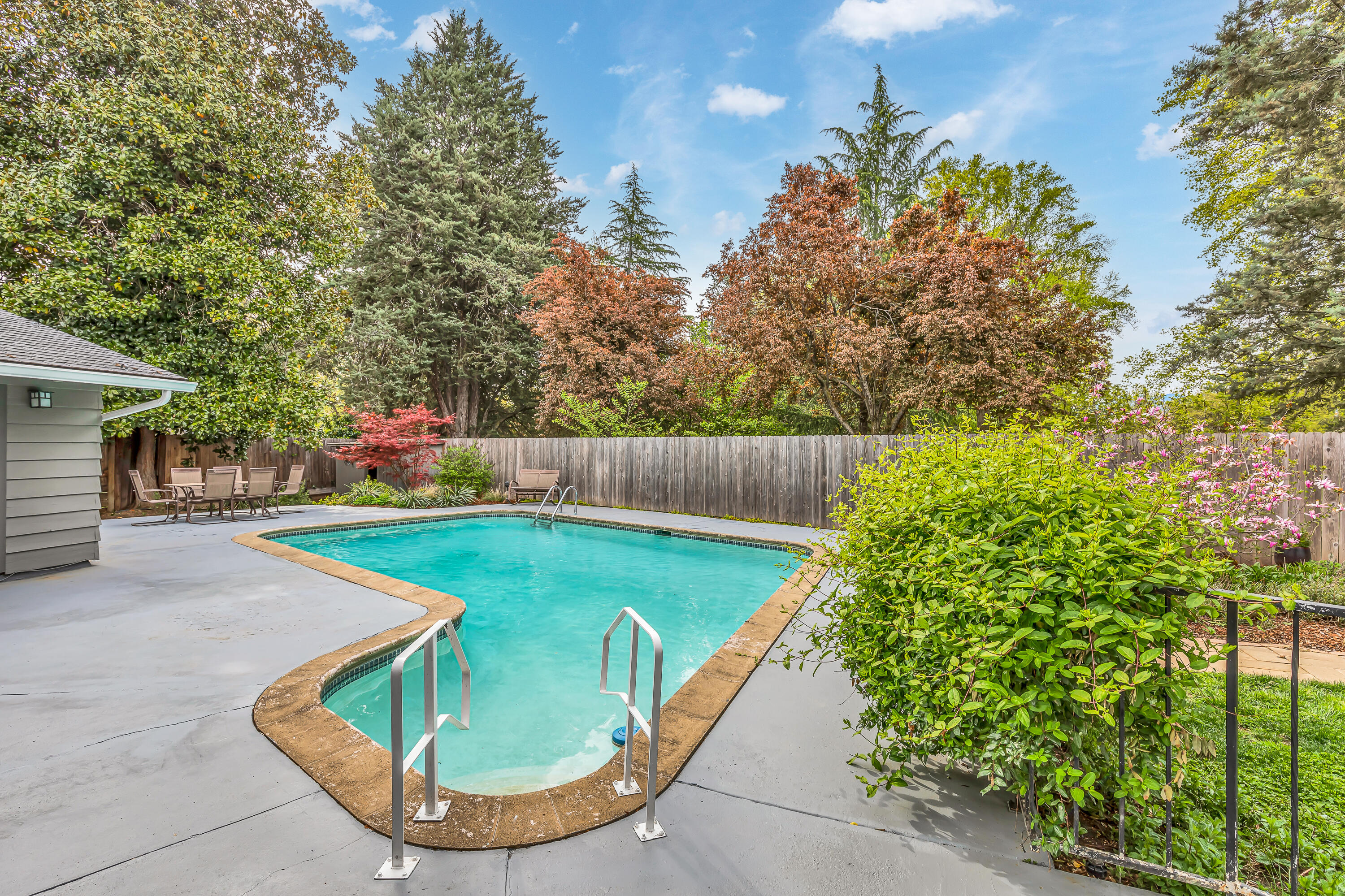 Siskiyou Heights Addition - Residential