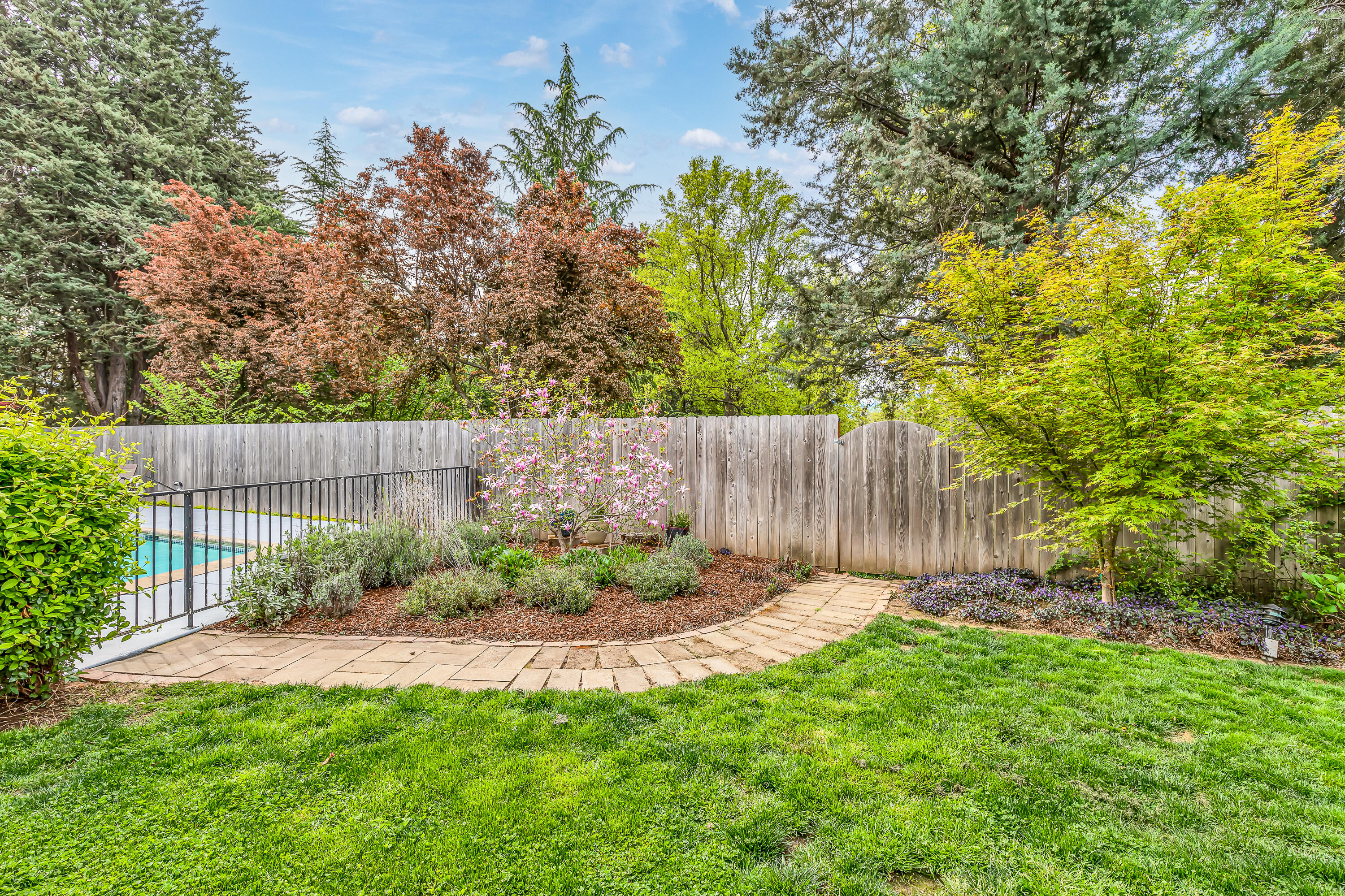 Siskiyou Heights Addition - Residential