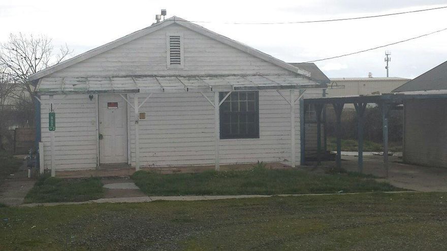 All CASH. Nice private flag lot .43 acre, full irrigation. Contractors dream - needs lots of work. Like new cupboards, counter tops, kitchen & bathroom ready to be installed at location! Like new water heater, toilets, sinks ready to be installed at location!