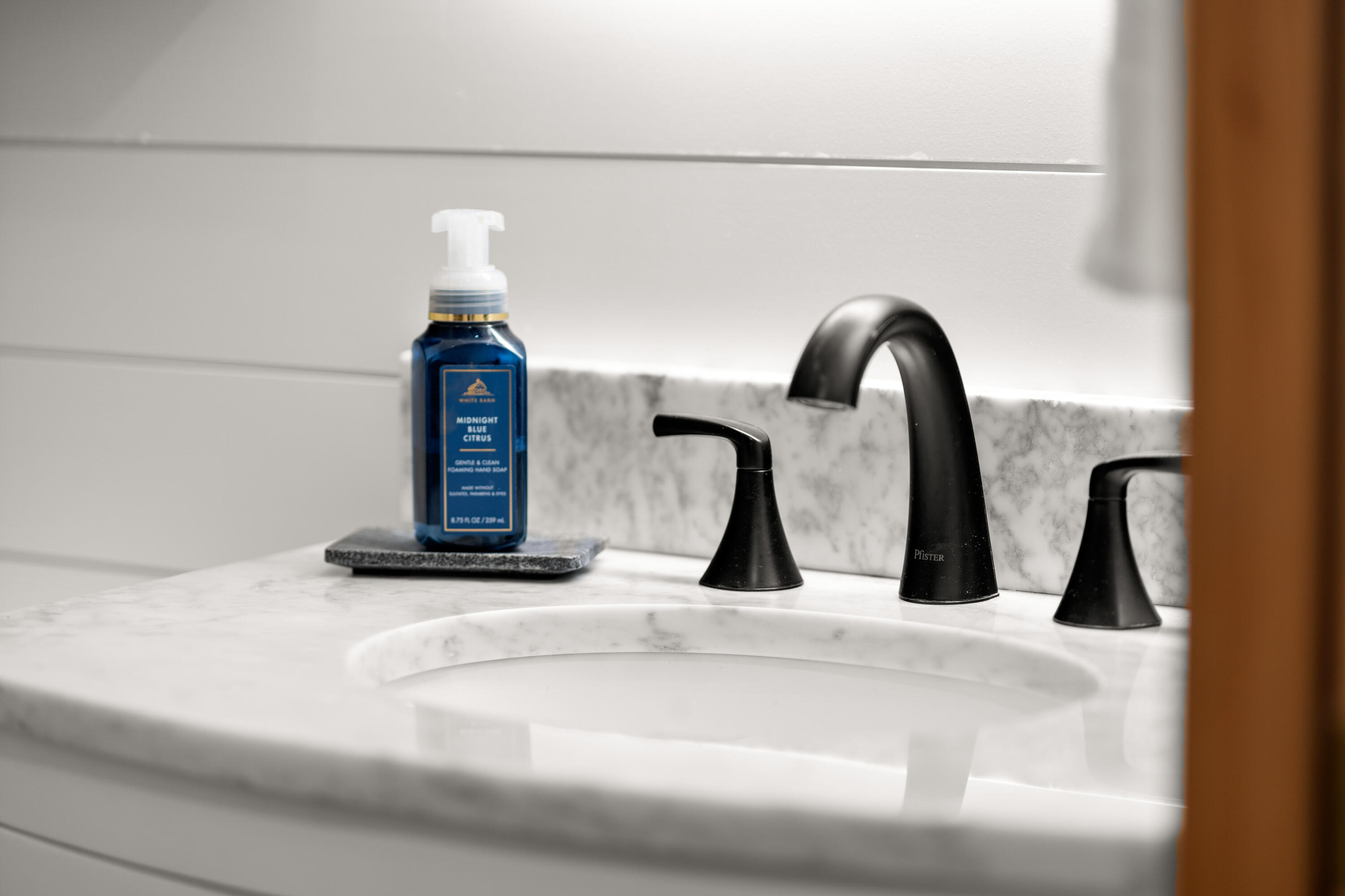 Abbot House Condo - Residential