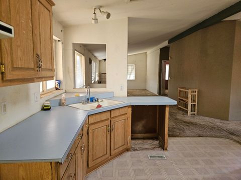 Tiny photo for 15314 Pioneer Road, Klamath Falls, OR 97601 (MLS # 220214329)