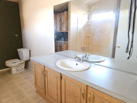 Tiny photo for 15314 Pioneer Road, Klamath Falls, OR 97601 (MLS # 220214329)