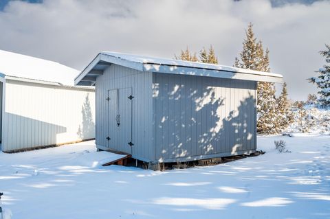 Tiny photo for 61747 Somerset Drive, Bend, OR 97702 (MLS # 220215313)