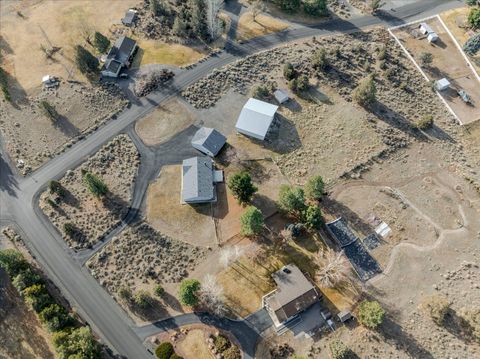 Tiny photo for 61747 Somerset Drive, Bend, OR 97702 (MLS # 220215313)