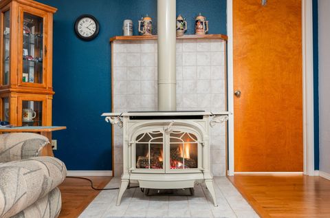 Tiny photo for 61747 Somerset Drive, Bend, OR 97702 (MLS # 220215313)