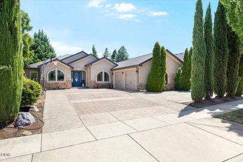 Tiny photo for 2720 Montara Drive, Medford, OR 97504 (MLS # 220225912)
