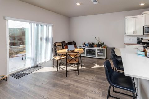 Tiny photo for 20513 SE Byron Avenue, Bend, OR 97702 (MLS # 220214213)