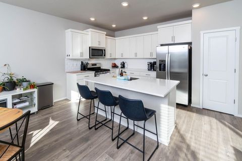 Tiny photo for 20513 SE Byron Avenue, Bend, OR 97702 (MLS # 220214213)