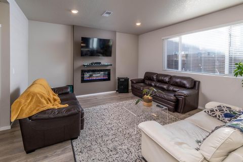 Tiny photo for 20513 SE Byron Avenue, Bend, OR 97702 (MLS # 220214213)