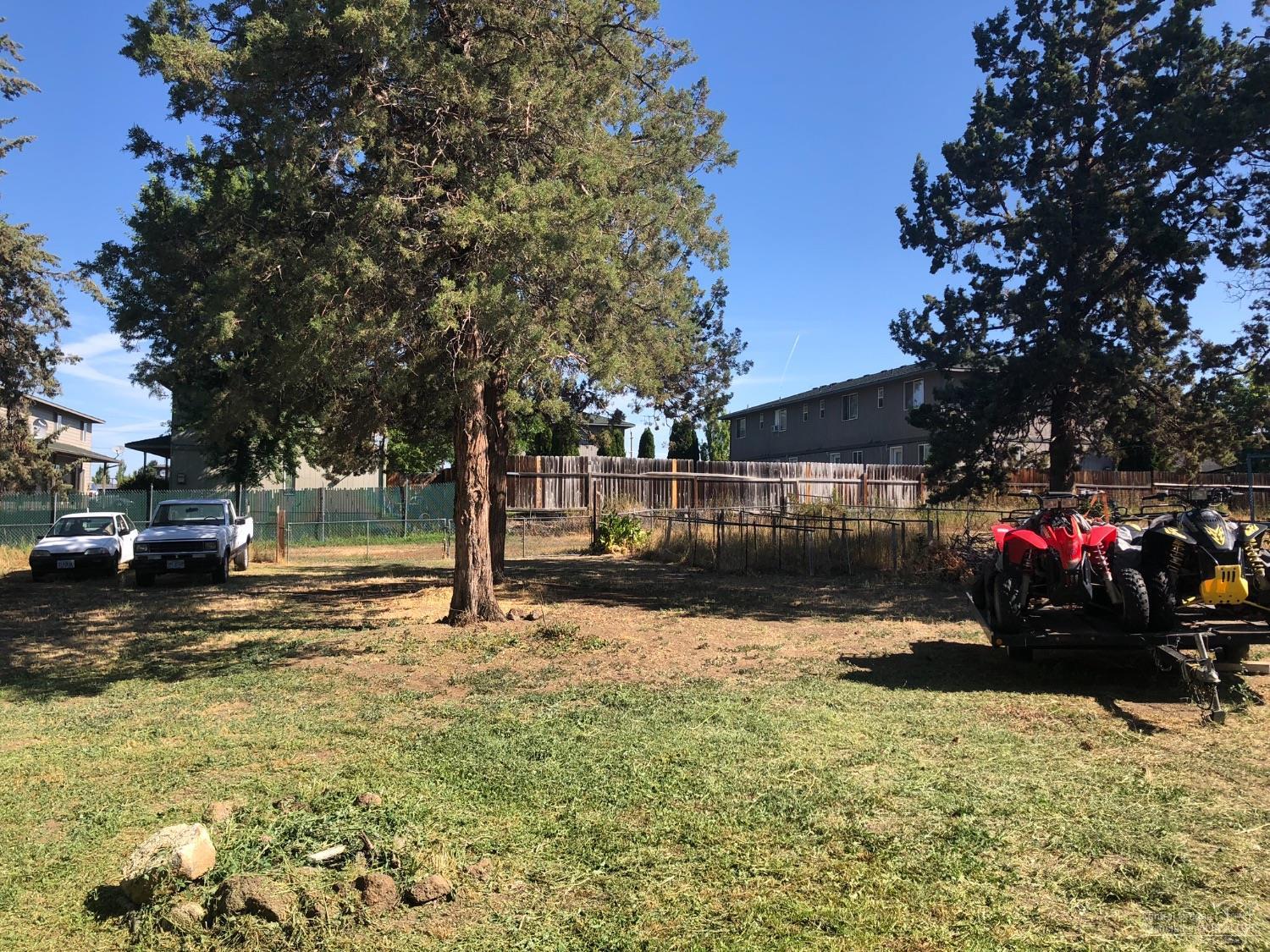 South Moreland Acres - Residential