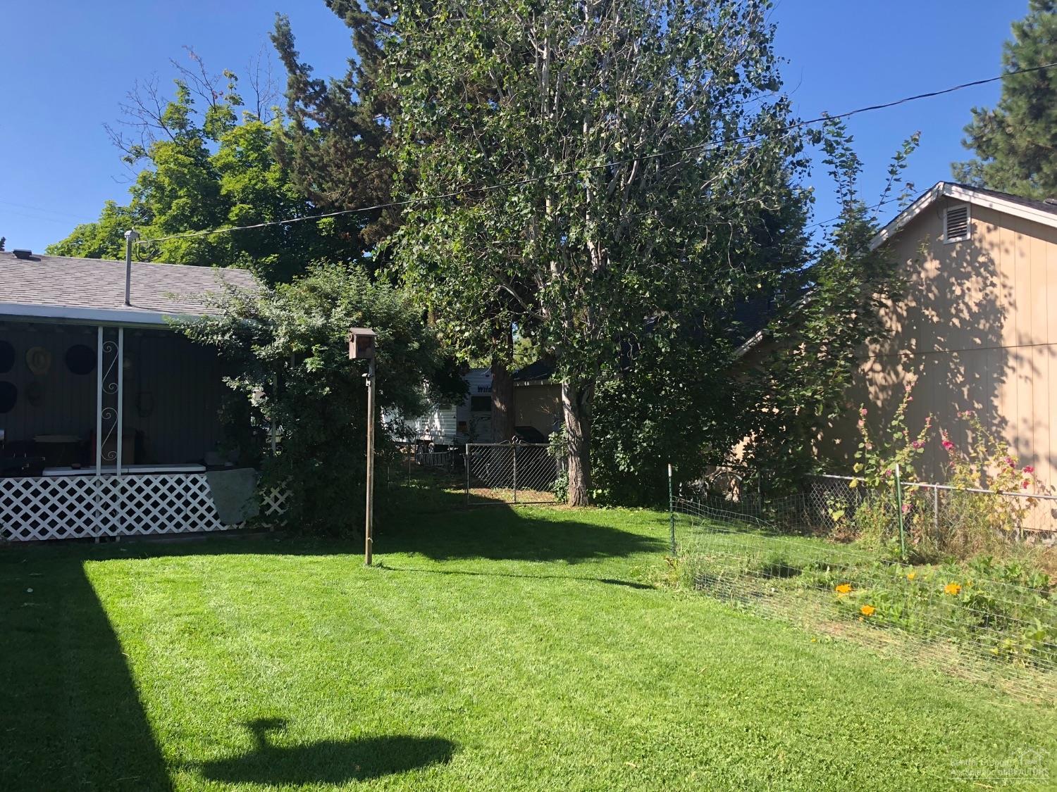 South Moreland Acres - Residential