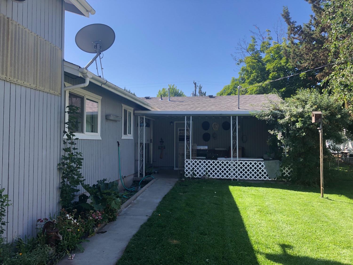 South Moreland Acres - Residential