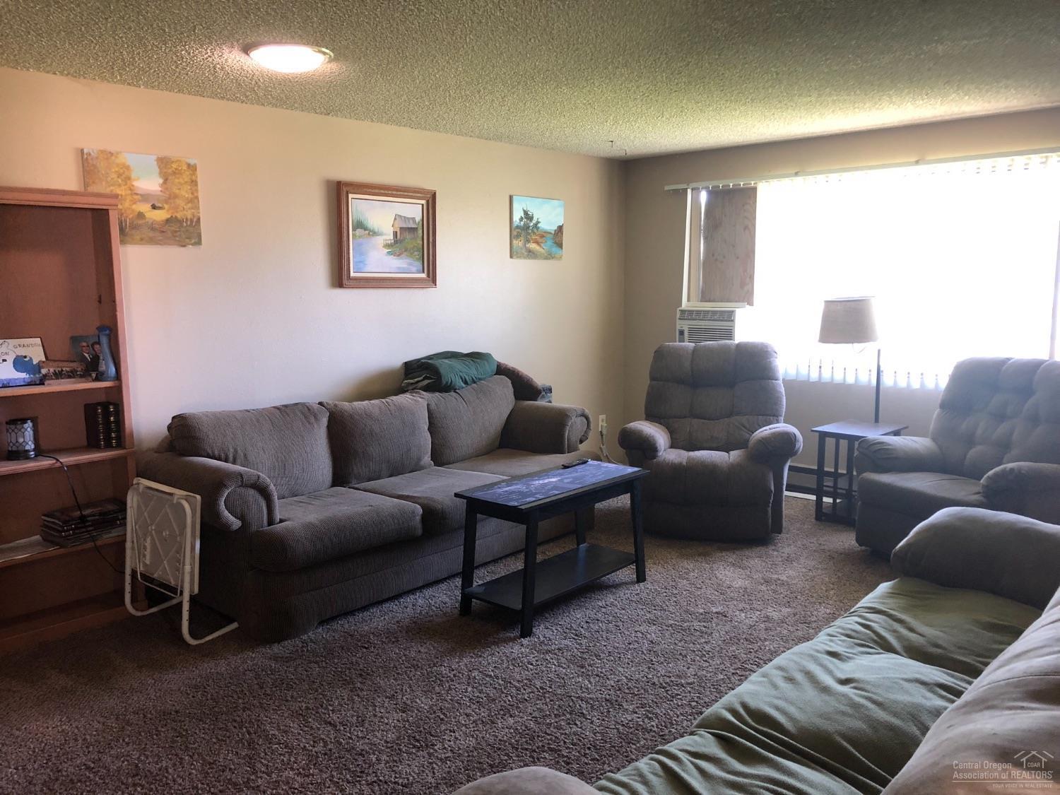 South Moreland Acres - Residential