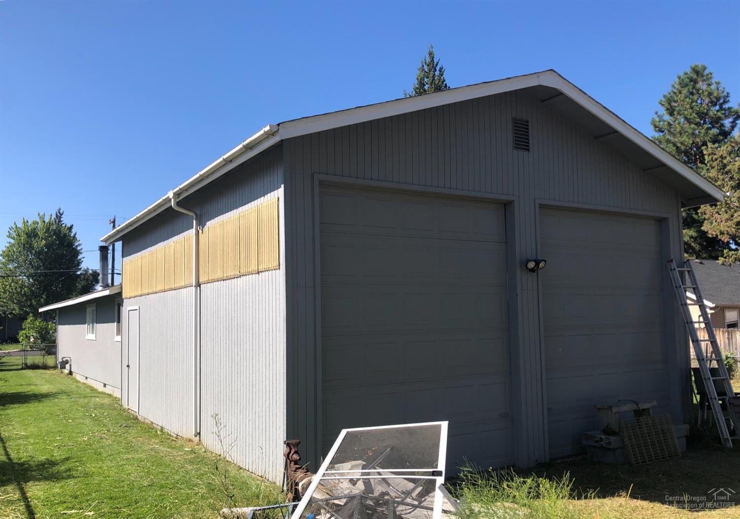 South Moreland Acres - Residential