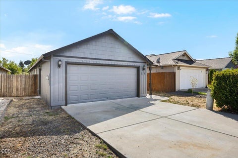 Photo of 129 Cottonwood Drive, Eagle Point, OR 97524 (MLS # 220228365)