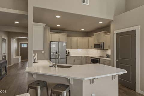 Tiny photo for 1815 W Williamson Avenue, Sisters, OR 97759 (MLS # 220224504)