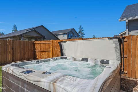 Tiny photo for 1815 W Williamson Avenue, Sisters, OR 97759 (MLS # 220224504)